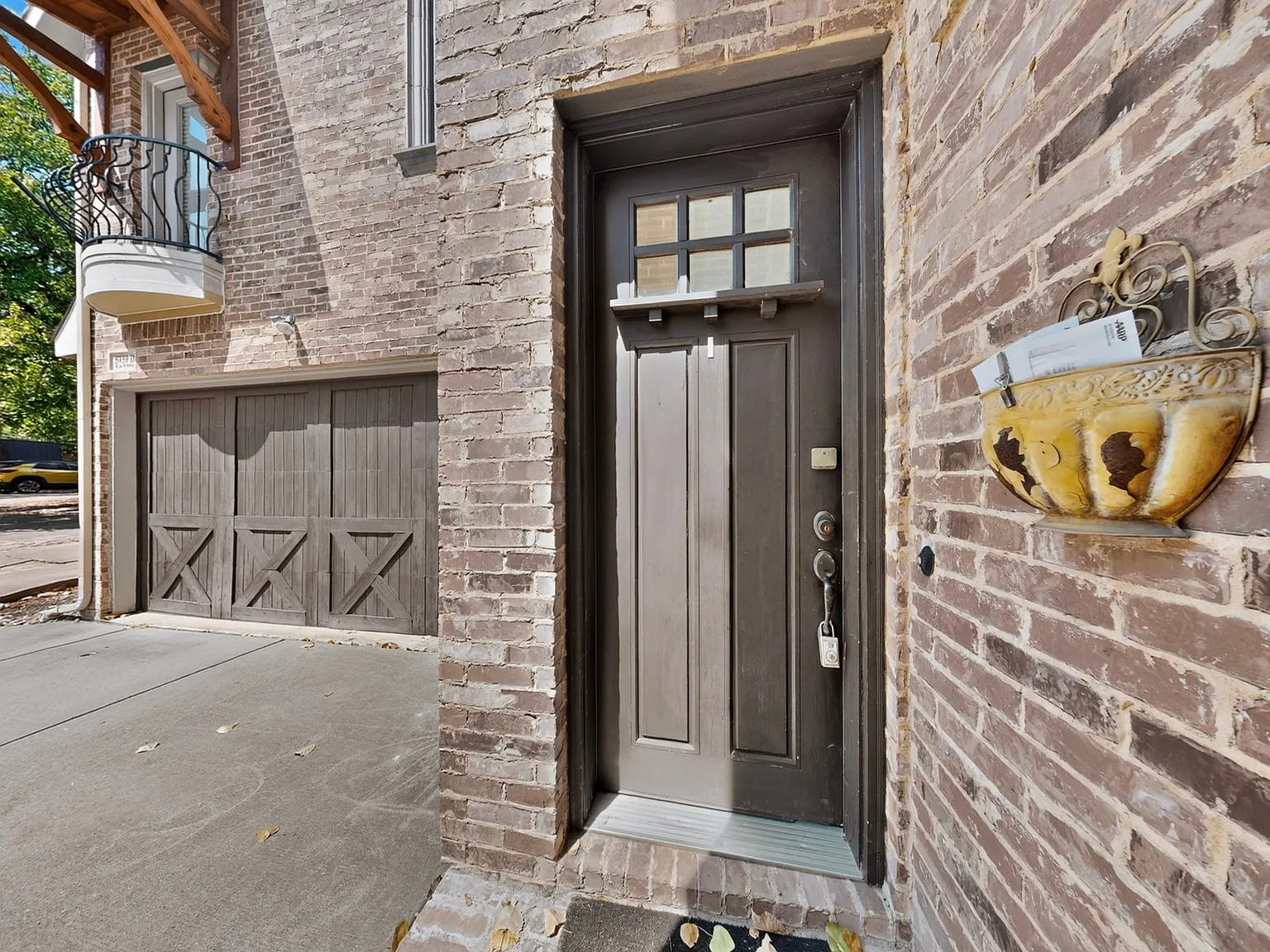 5939 La Vista Drive — Photo 4