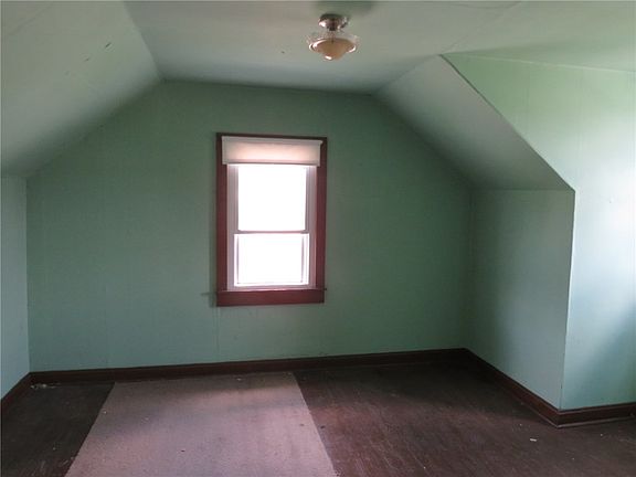 5th image of 225 N Main St
