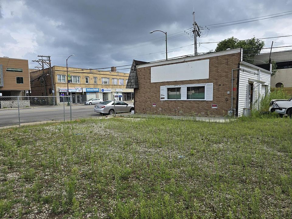 2nd image of 7216 N Western Ave
