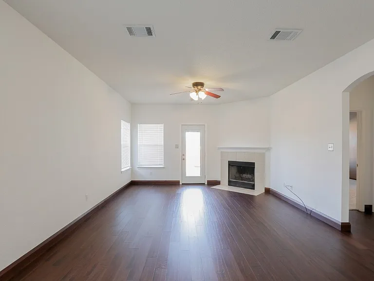 11810 Navasota St — Photo 10