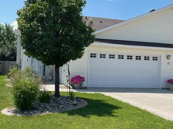 835 Cinnamon Ridge Pl, West Fargo, ND 58078
