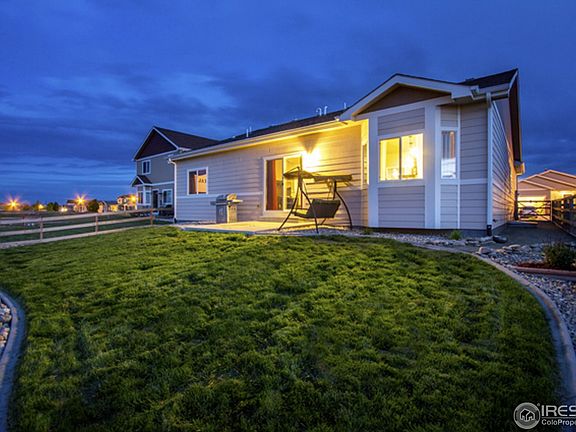 4th image of 860 Village Dr