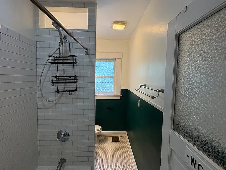 2 Bedroom 1 Bathroom in German Village — Photo 13