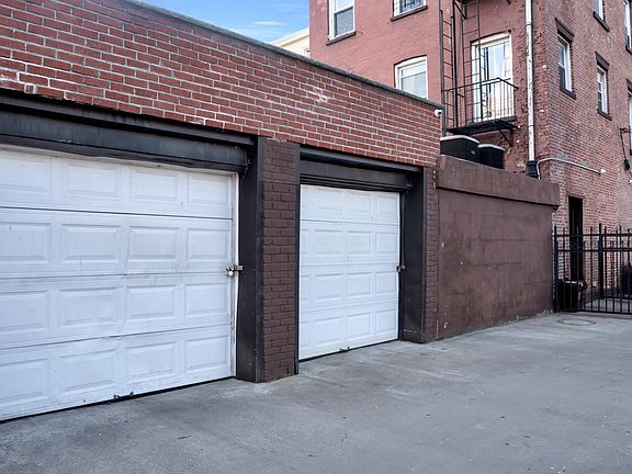 4th image of 382 Van Brunt St Floor 1