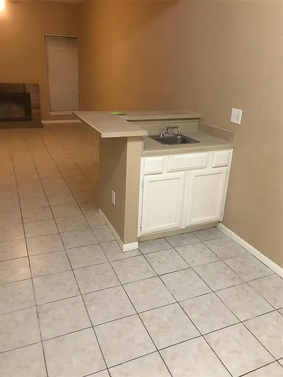 3 bed, 1.5 bath, 1288 sqft, $1,499 — Photo 2