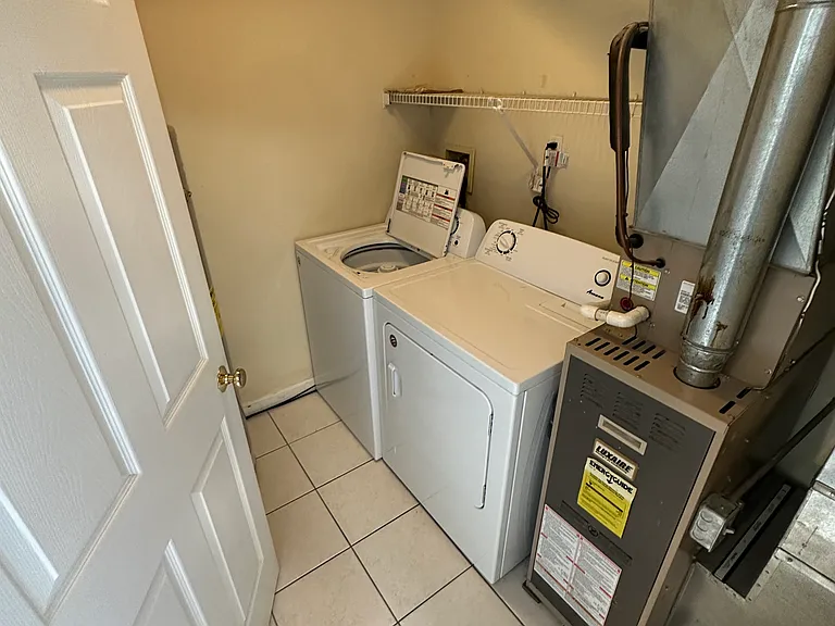 9735 Main St #6 — Photo 11