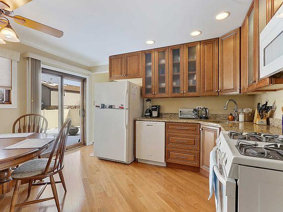 5th image of 13712 W Deervalley Dr