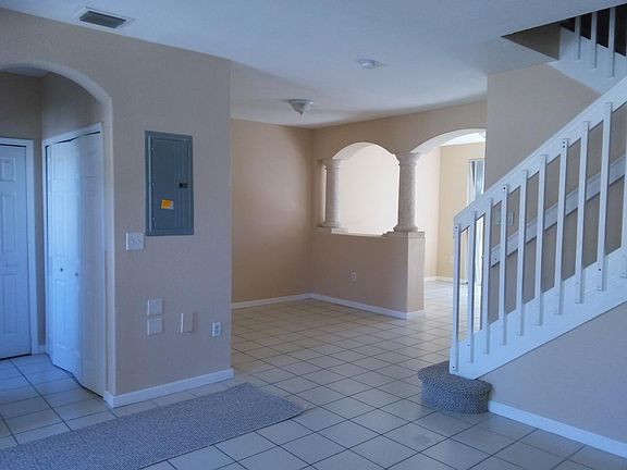 4th image of 2504 SE 14th Ave