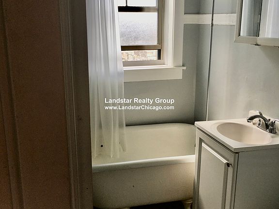 3rd image of 3265 W Wrightwood Ave APT 3V
