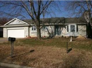 1402 W Willow Ln, Haysville, KS 67060