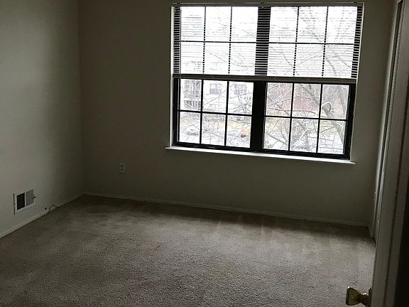 4th image of 185 Colonial Ct Floor 3