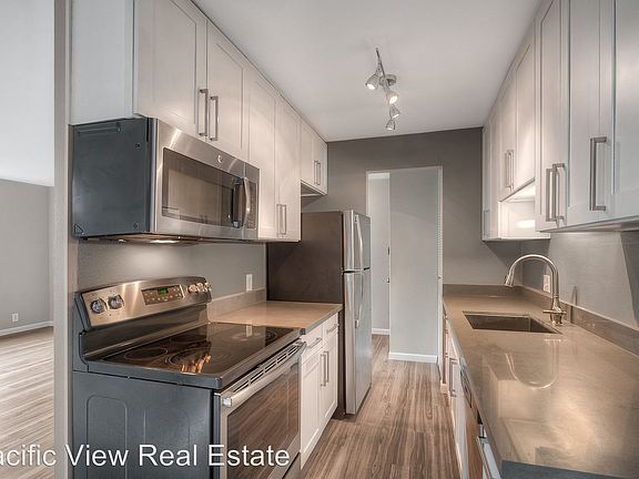4th image of 611 12th Ave E APT 301