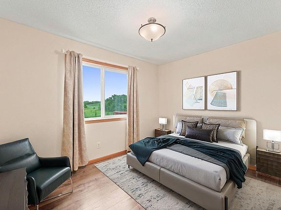 5th image of 642 Union Ct