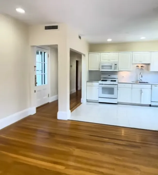 20 Dean Rd #3