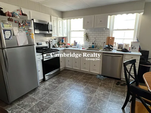 158 Holland St, Somerville, MA