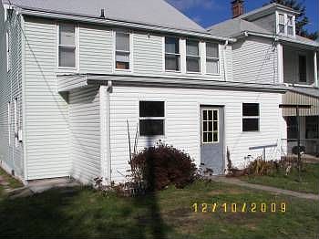 2nd image of 839 York St