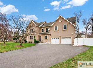 19 Utica Rd, Edison, NJ 08820