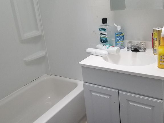3rd image of 5948 Germantown Ave APT H8