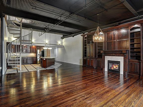 2nd image of 2250 Mary St APT 308