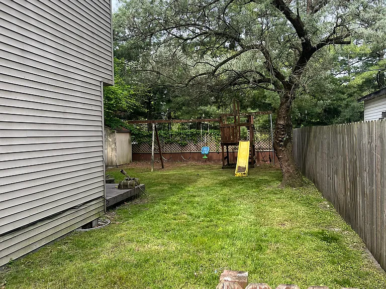 2320 Maddy Ln — Photo 12