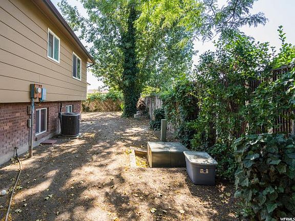 3rd image of 2972 W Berwick Pl