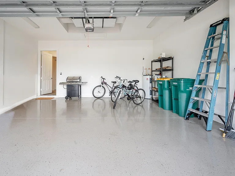 1moorgate Point Way — Photo 30