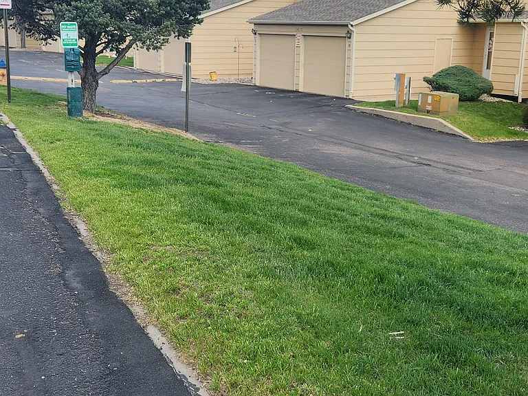2520 Hamlet Ln #B — Photo 12