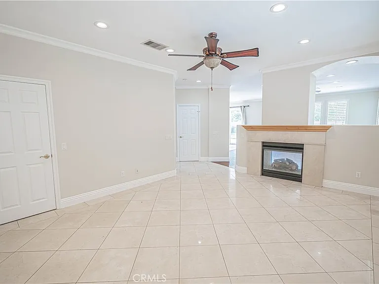 25910 Tennyson Ln — Photo 12