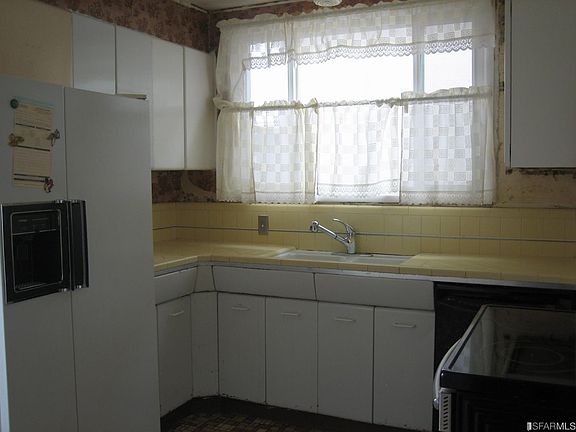 5th image of 640 Southgate Ave
