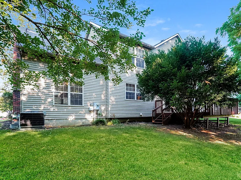 1635 Saffron Dr — Photo 18