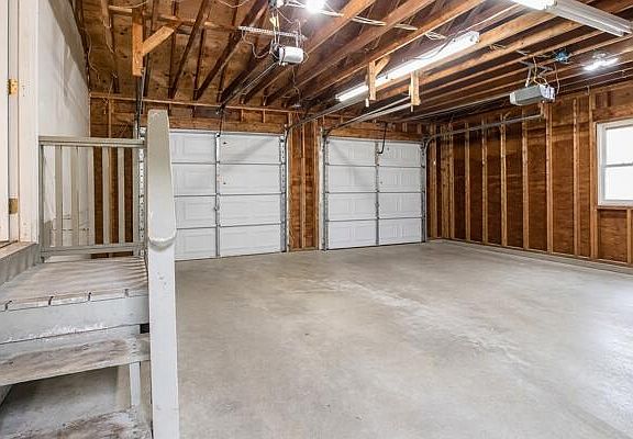 4th image of 426 Roberts Ridge Road