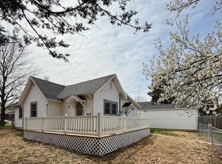 902 Starks Dr, Larned, KS 67550