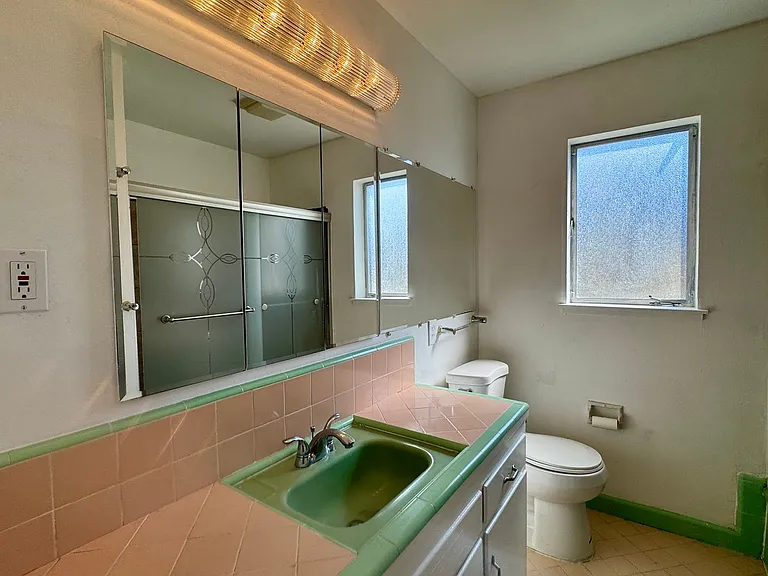 2614 Aramon Dr — Photo 35