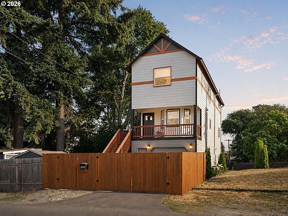 3rd image of 5232 SE Malden St