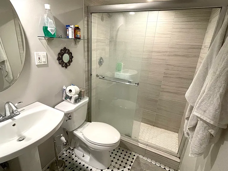 50 Follen St #4 — Photo 4
