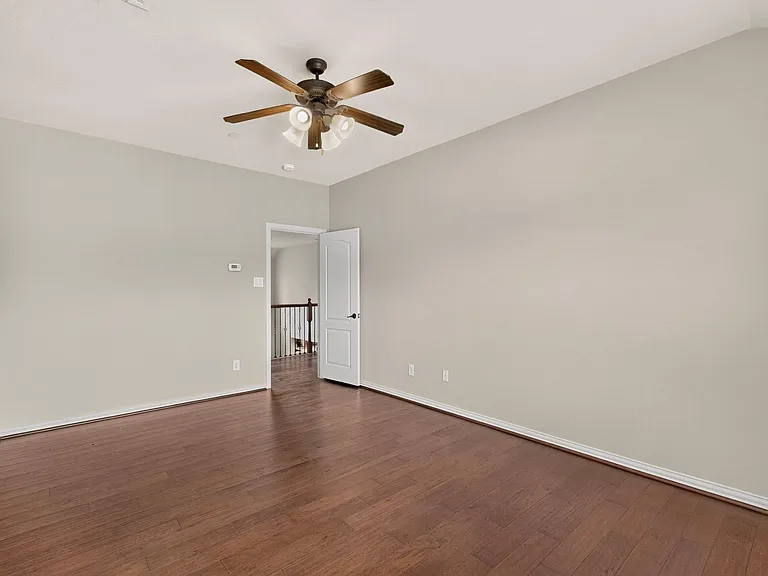 475 Fenwick Dr — Photo 23