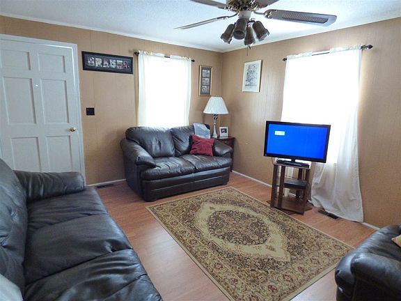 3rd image of 162 Octavia Dr