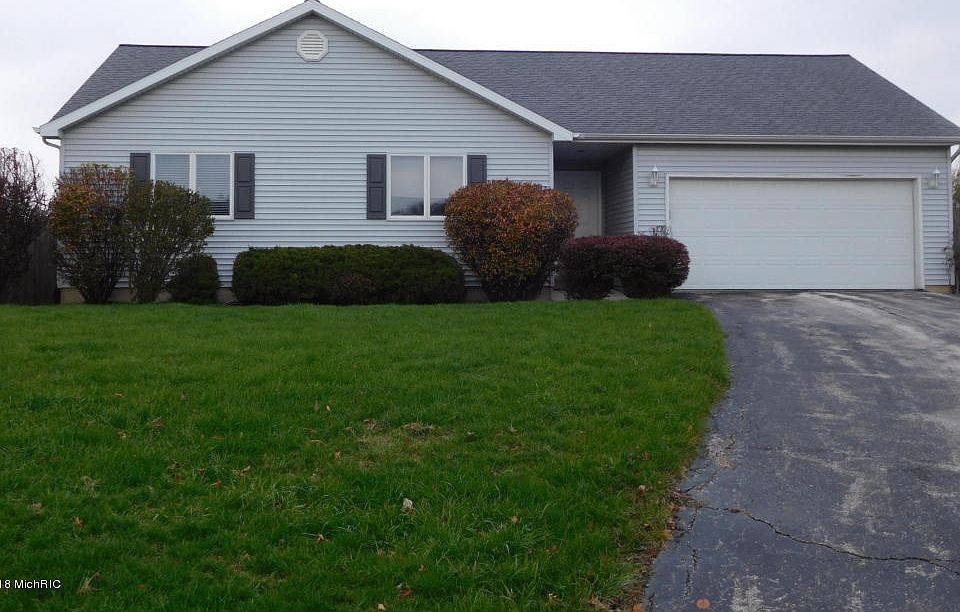 1st image of 425 E Trillium Cir