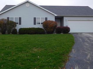 425 E Trillium Cir, Saint Joseph, MI 49085