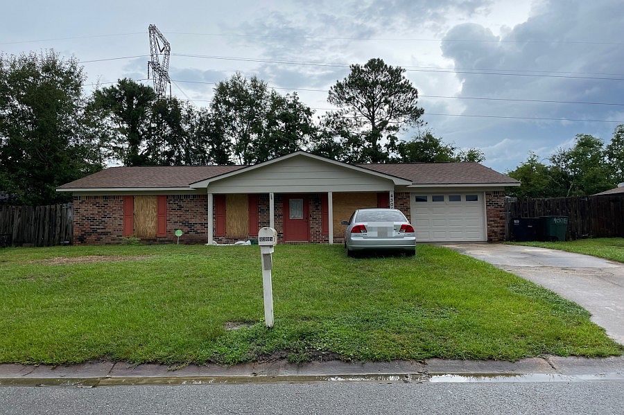 1st image of 4305 Yosemite Dr