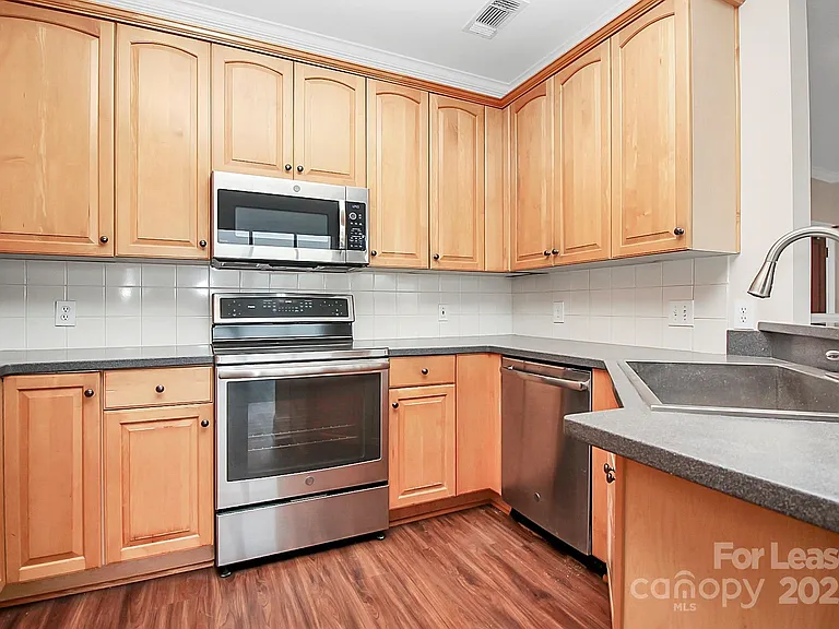 400 N Church St #414 — Photo 16