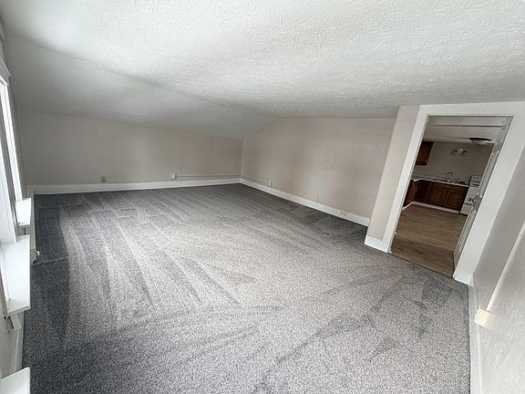 5th image of 118 W Grove St #2