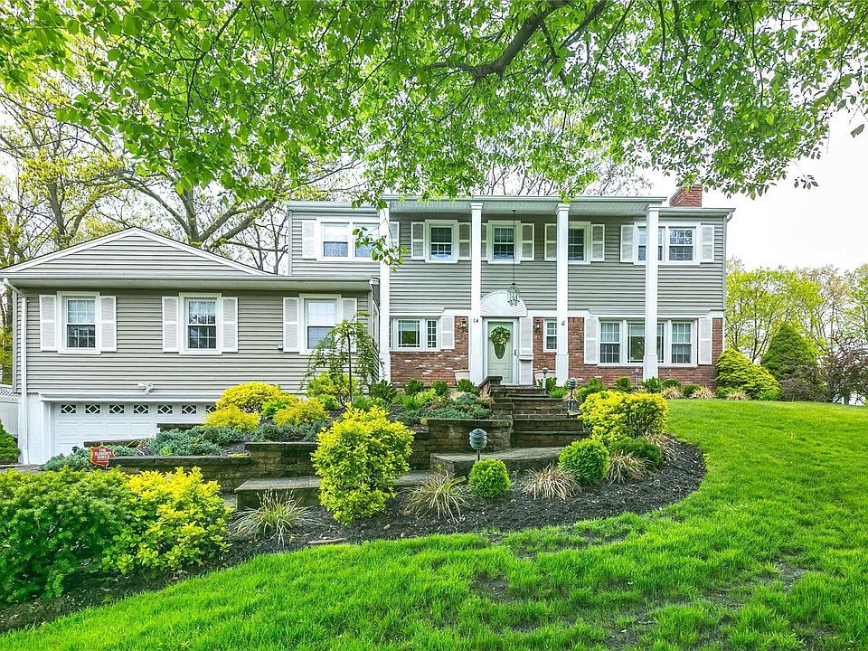 1st image of 14 Blueberry Ln