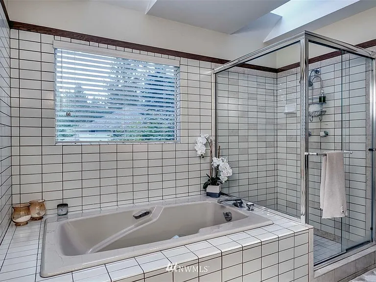 3337 Sahalee Way NE — Photo 8
