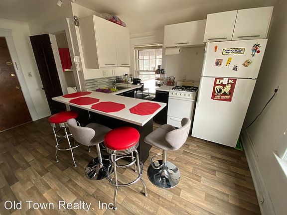 4th image of 1338 Washtenaw Ave APT 4