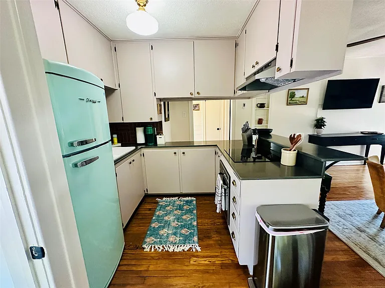 4811 Shoalwood Ave #B — Photo 14
