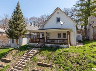 740 25th St, Moline, IL 61265