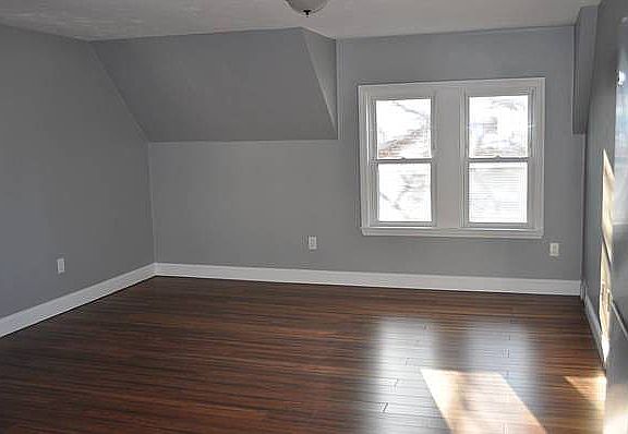 5th image of 75 Van Buren St