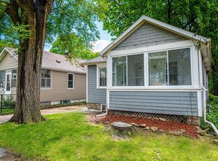 915 S 13th St, Pekin, IL 61554