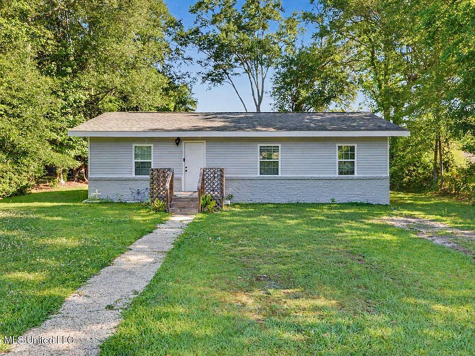 1st image of 16098 Crestview Dr